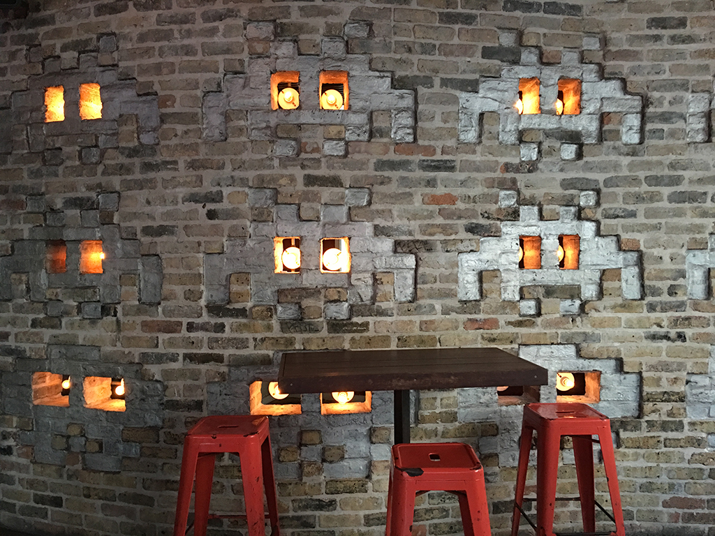 kung-fu-saloon-space-invaders